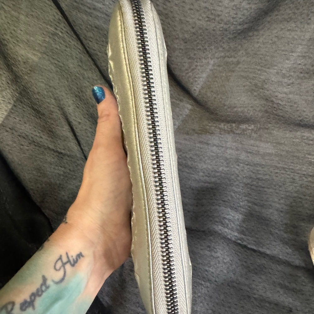 Jimmy Choo Silver Star-Embossed Women's Wallet Clutch - Picture 9 of 16